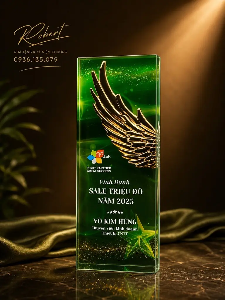 Cúp thể thao mã KNC-030 Robert